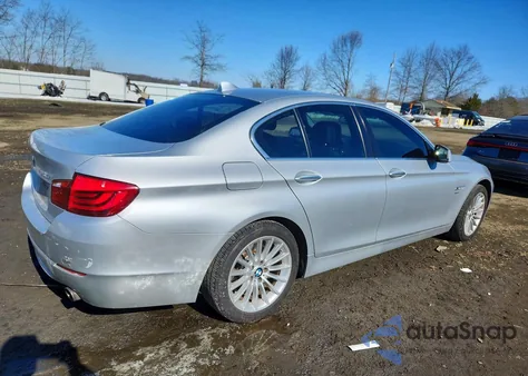 2011 BMW 535 Xi z USA, uszkodzony, nr VIN WBAFU7C52BC778118